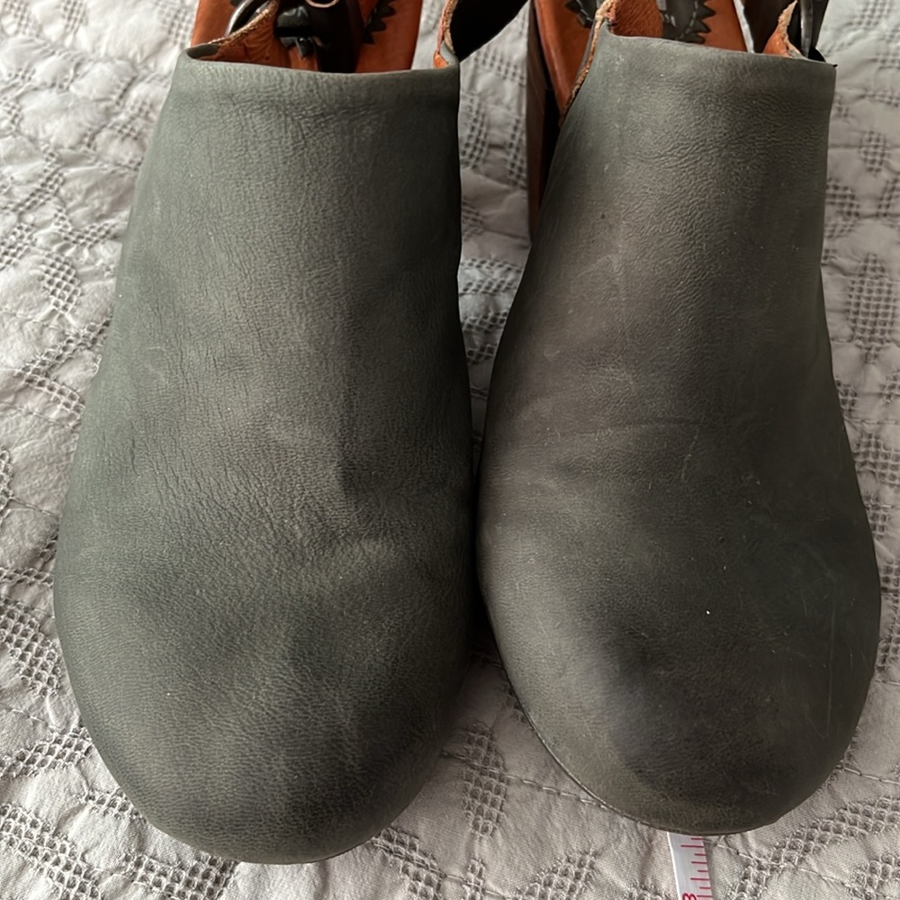 LONDON FLY ROUNDED TOE SLINGBACK/ CLOGS - Picture 4 of 16